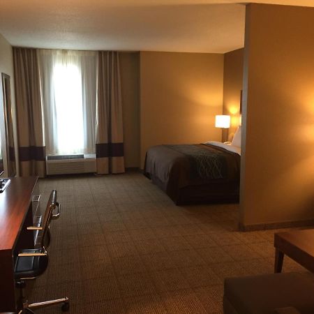 Comfort Inn & Suites Lynchburg Airport - University Area Bagian luar foto