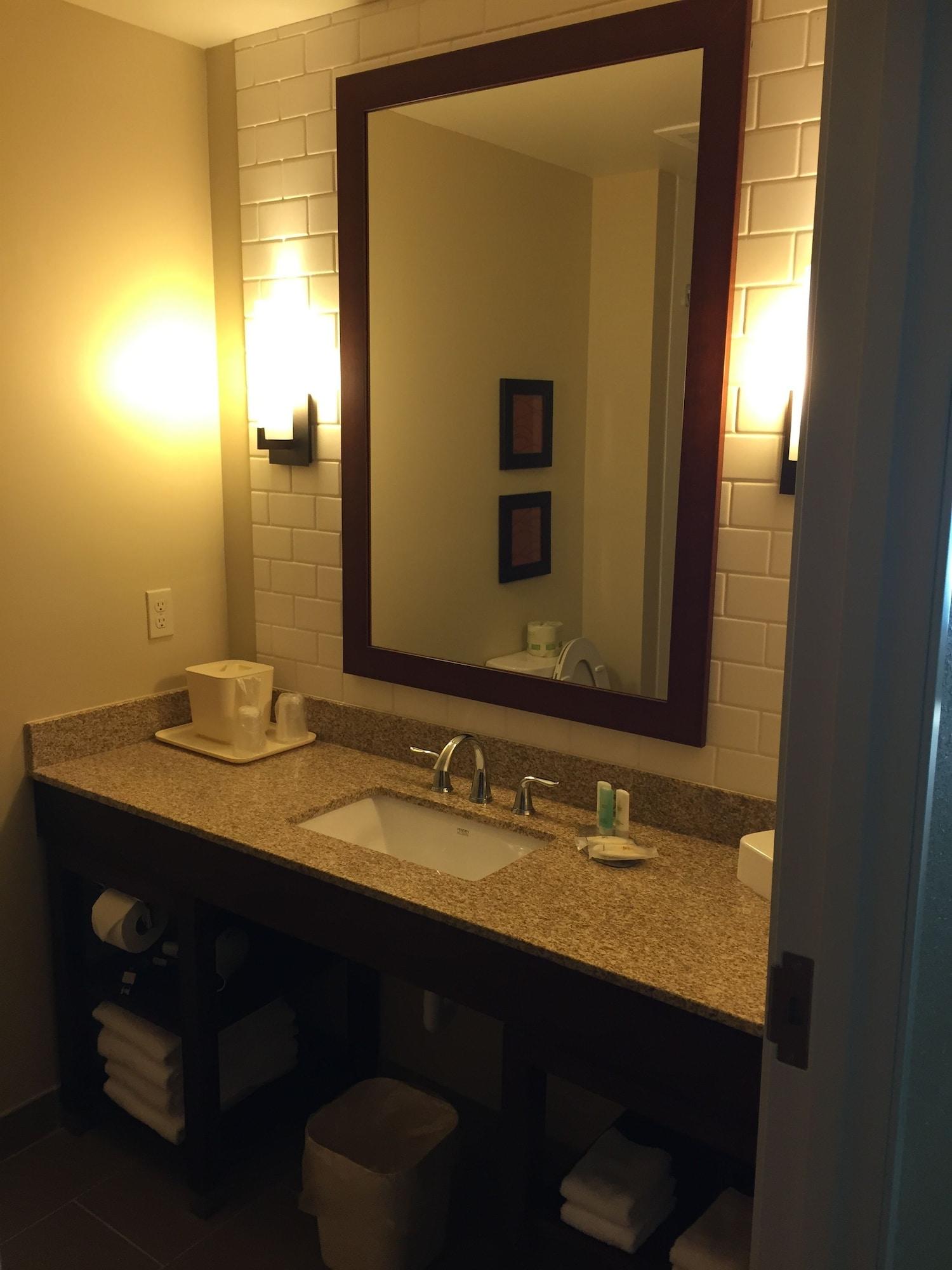 Comfort Inn & Suites Lynchburg Airport - University Area Bagian luar foto