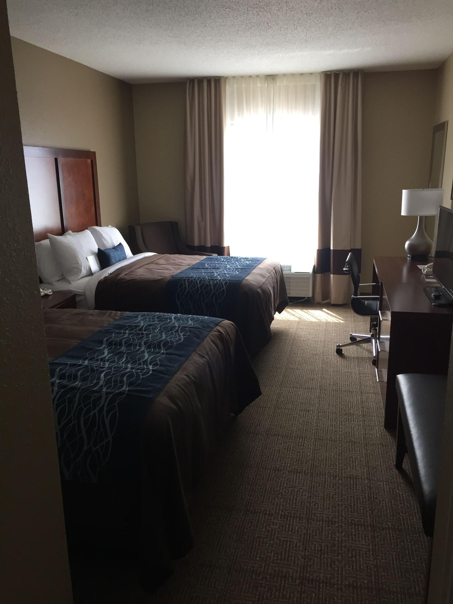 Comfort Inn & Suites Lynchburg Airport - University Area Bagian luar foto